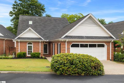 302 Greenview Circle