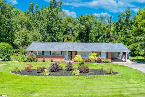 220 Holly Drive active home in Woodland Heights, Spartanburg, SC