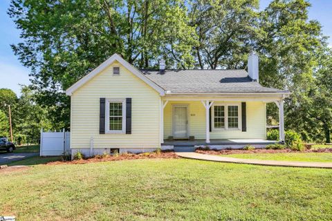 820 Chick Springs Road active home in Chick Springs, Taylors, SC