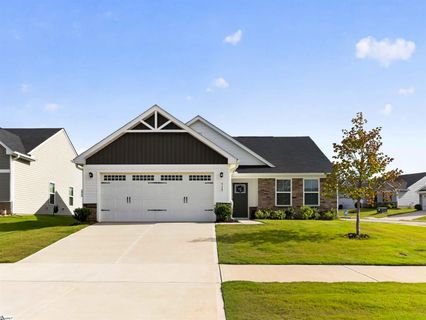 938 Rev Robert Reid Street active home in Reidville Town Center, Reidville, SC