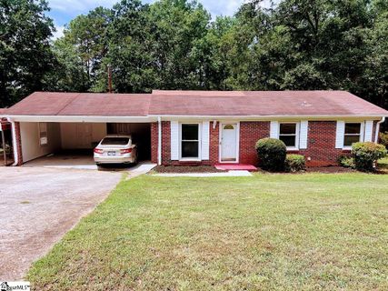 213 Hillcrest Circle