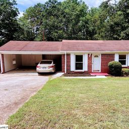213 Hillcrest Circle