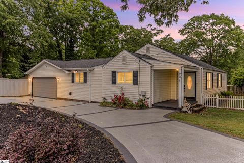 Homes in League Estates, Simpsonville