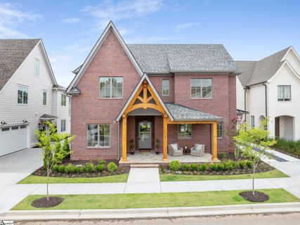 7 Crossmoor Circle active home in Hollingsworth Park, Greenville, SC