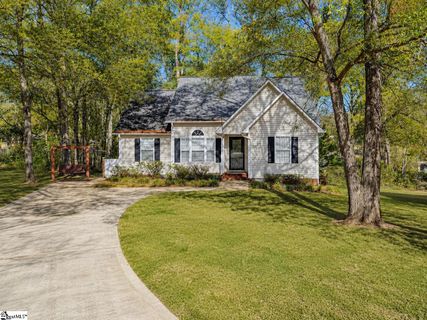 921 Hollyhock Court active home in Ravenwood, Boiling Springs, SC