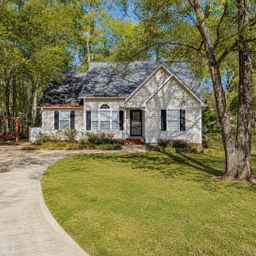 921 Hollyhock Court