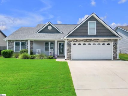 229 Highland Springs Loop active home in Highland Springs, Inman, SC