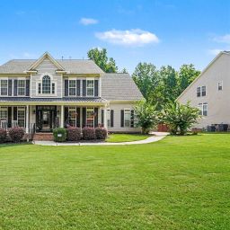 320 Selden Way