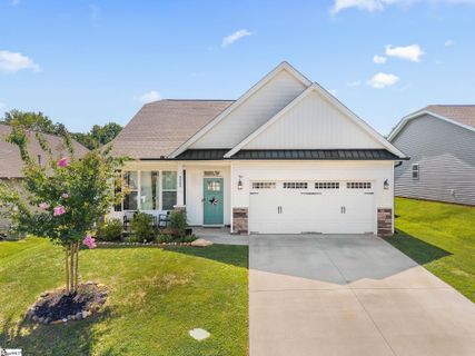 323 Barnhill Court pending home in Forest Ridge, Greenville, SC