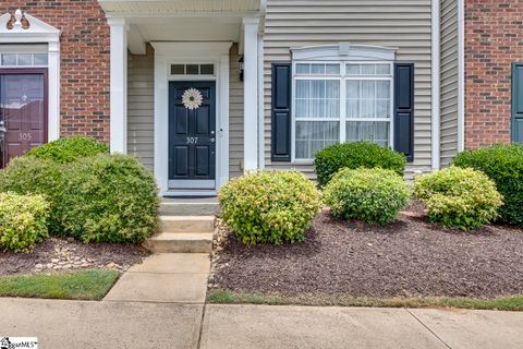 Homes in Lismore Village, Greer