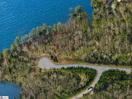 38 Waterside Point active home in Great Waters, Abbeville, SC
