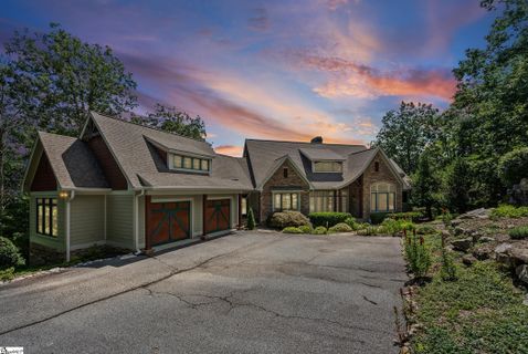 154 Raven Road active home in The Cliffs At Glassy, Landrum, SC
