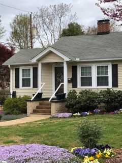 9 Kenwood Lane active home in North Main, Greenville, SC