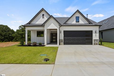 106 Adrian Way active home in Riverpointe Cottages, Simpsonville, SC