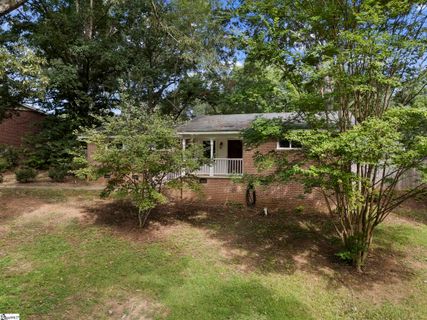 207 Seminole Drive active home in Westwood, Simpsonville, SC
