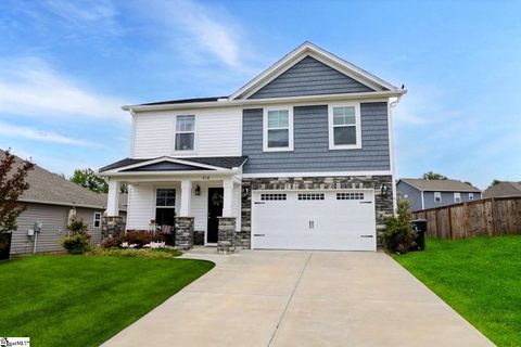 418 Icebow Road active home in Winterbrook, Fountain Inn, SC