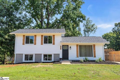 205 Brookmere Road active home in Bellingham, Simpsonville, SC