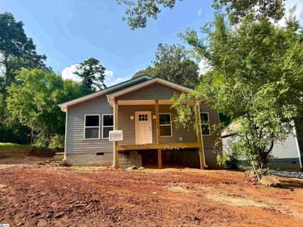 26 Pacific Avenue active home in Pleasant Valley, Greenville, SC