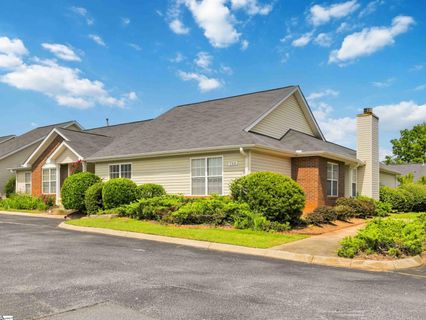 206 Woodruff Park Lane active home in Townes At Woodruff Park, Simpsonville, SC