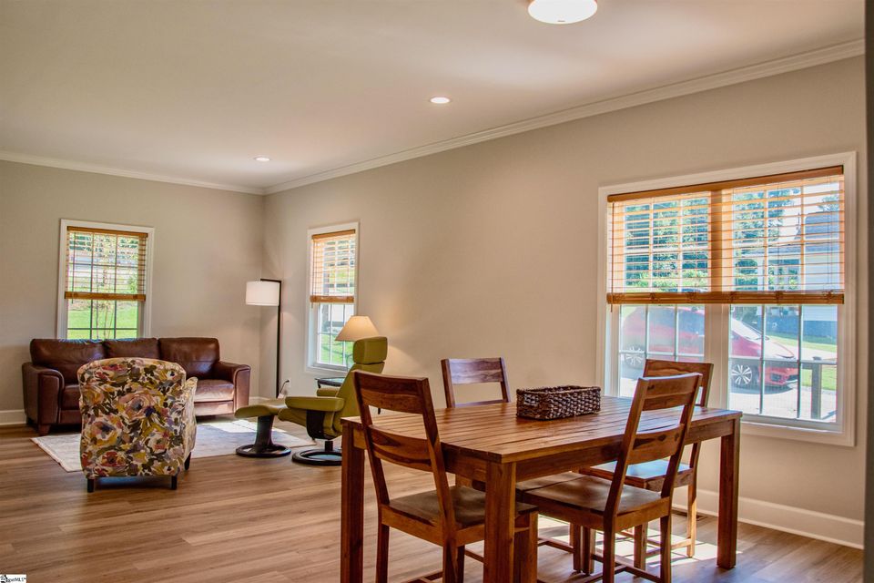 $284,500 - 3 Bed, 2 Bath Home - 1109 Gordon St Ext Extension ...