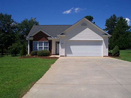 221 Brimfield Dr.
