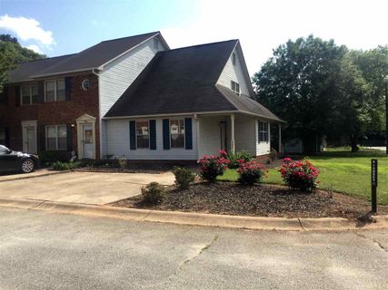 602 N Townes Ct