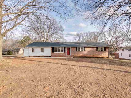 301 Woodley Rd