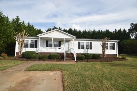 710 Hawk Run sold home in Falcon Ridge, Boiling Springs, SC