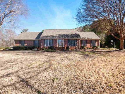 1215 Shadowood Drive sold home in Shadow Lakes, Spartanburg, SC