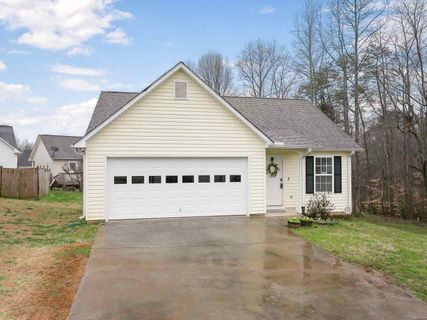 225 Frying Pan Ct sold home in Fawn Branch, Boiling Springs, SC