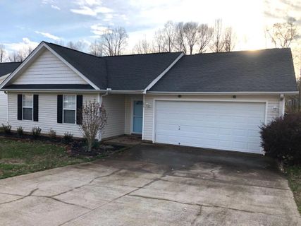 274 Chateau St sold home in Savannah Acres, Boiling Springs, SC