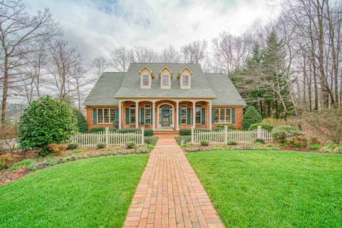 114 Crown Oak Court