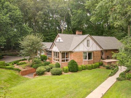 406 Lakecrest Dr