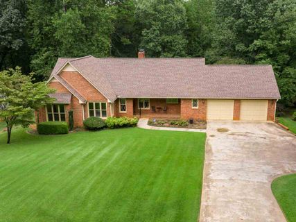 518 Lakewinds Blvd