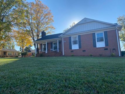 201 Fieldcrest Drive