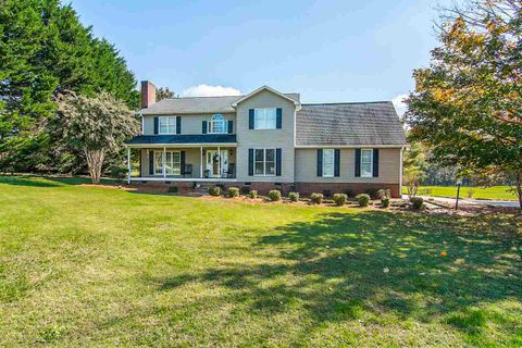 3 Carnoustie Ct.