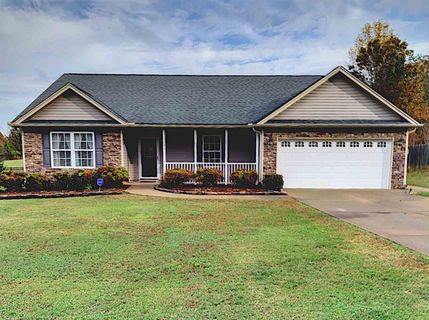 131 Bobo Drive sold home in Carriage Park, Inman, SC