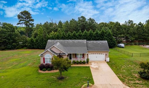 816 Shaftsbury Trail