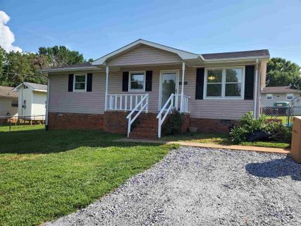 112 Glassy Dr
