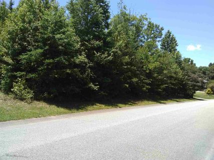 415 Lakewinds Blvd