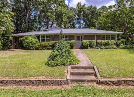 105 Monroe Rd