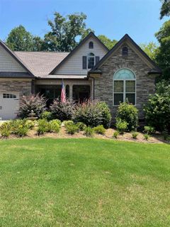 105 S Bennington Drive
