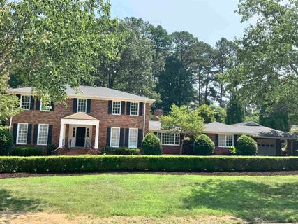 135 Fernbrook Circle