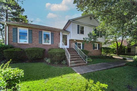 107 Runnymeade Lane