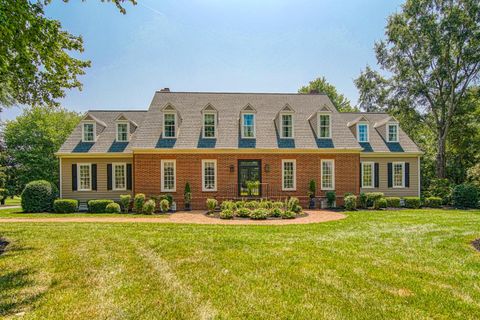122 Twin Lakes Drive