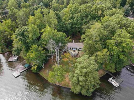 401 Lake Road
