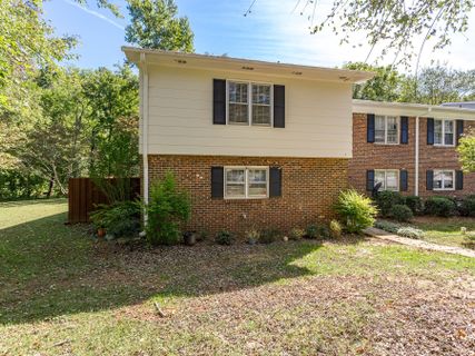 1 Summercreek Dr