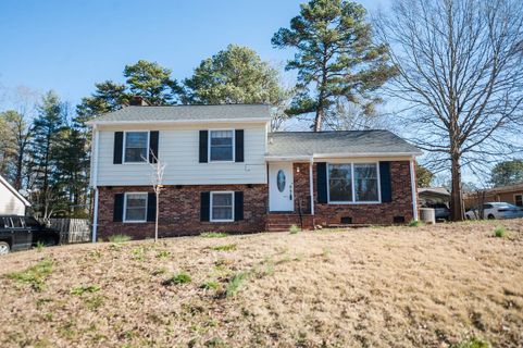 212 Seven Oaks Lane