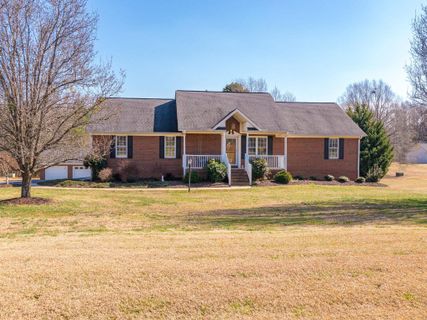 346 Shoreham Lane sold home in Shoreham Woods, Inman, SC