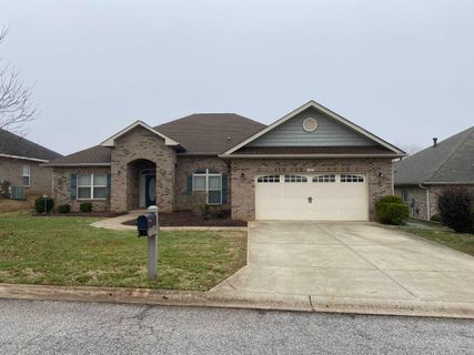 711 Misty Glen Ln